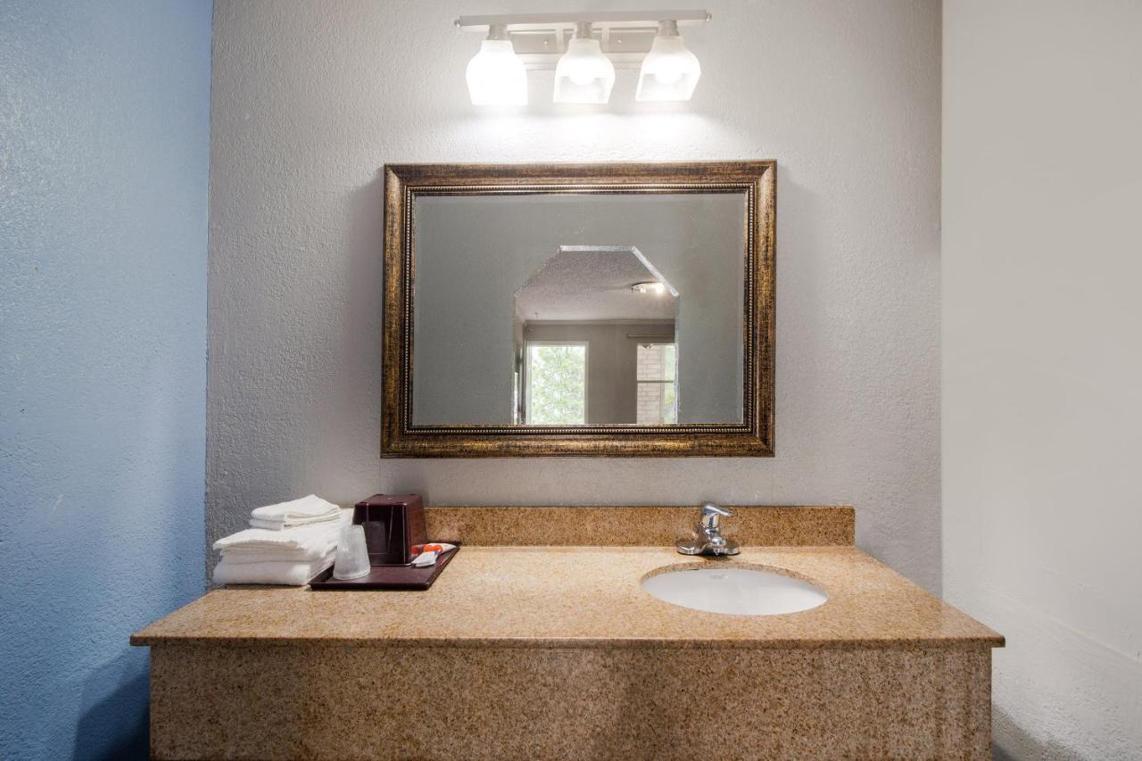 Oyo Hotel Houston I-69 & I-610 Ngoại thất bức ảnh
